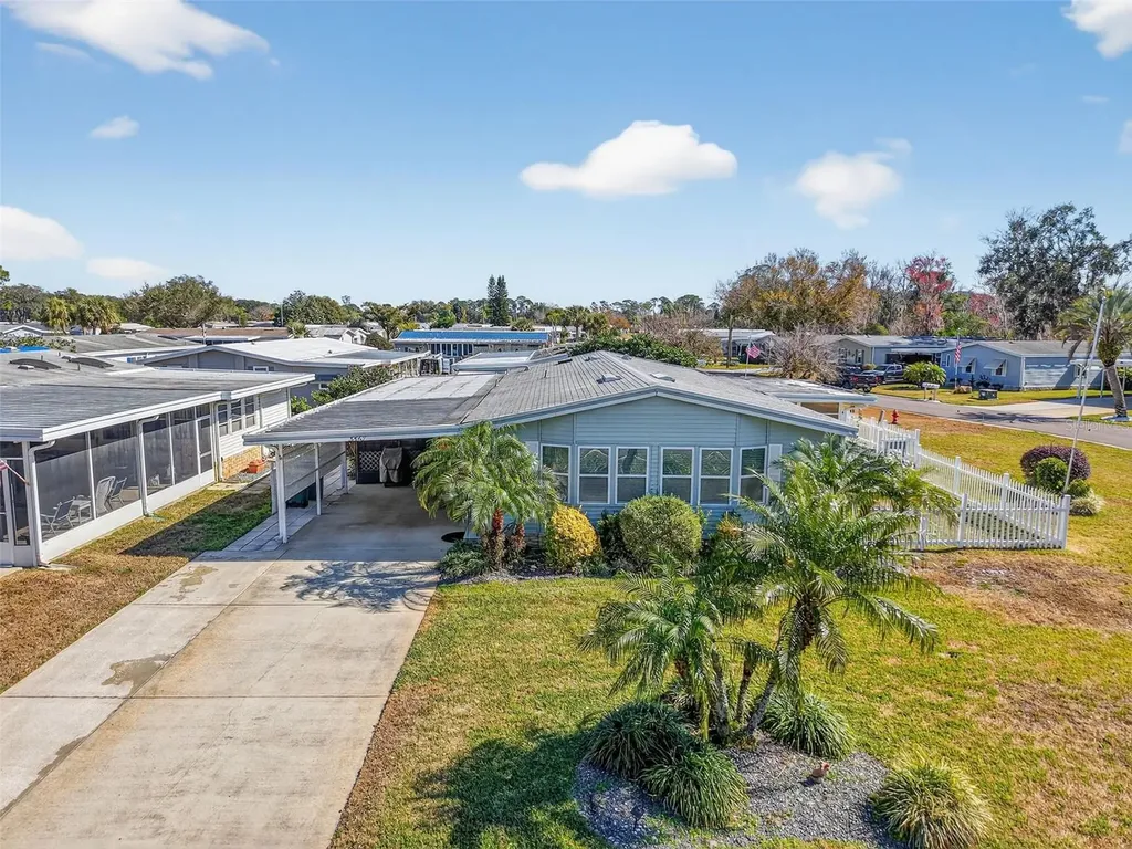 3567 Manatee Road Tavares FL 32778