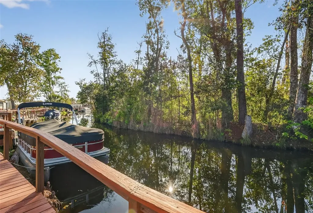 3567 Manatee Road Tavares FL 32778