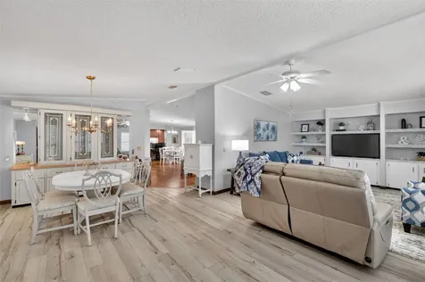 3567 Manatee Road Tavares FL 32778