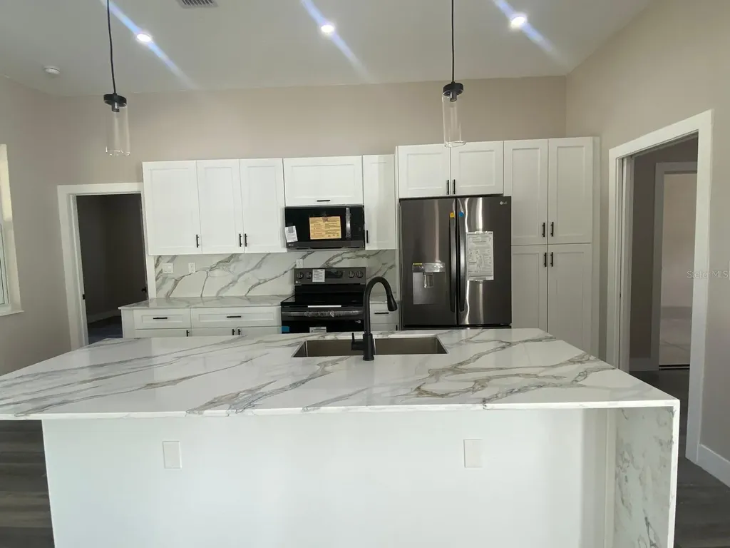 105 Blue Moon Avenue Lake Placid FL 33852