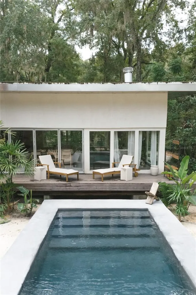 2062 NW 11th Road Gainesville FL 32605