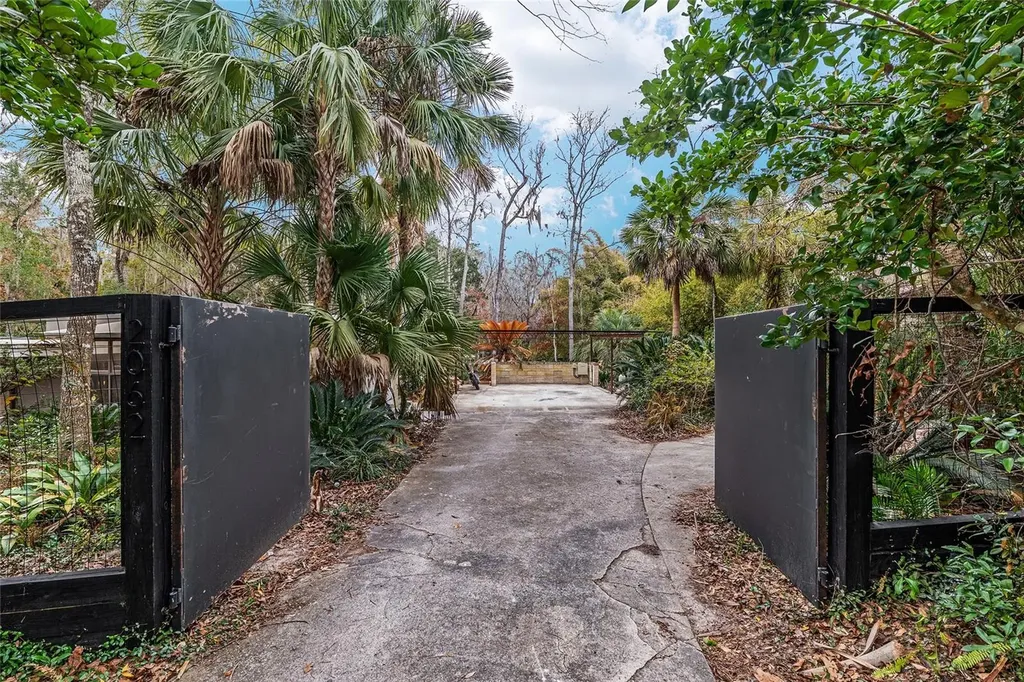 2062 NW 11th Road Gainesville FL 32605