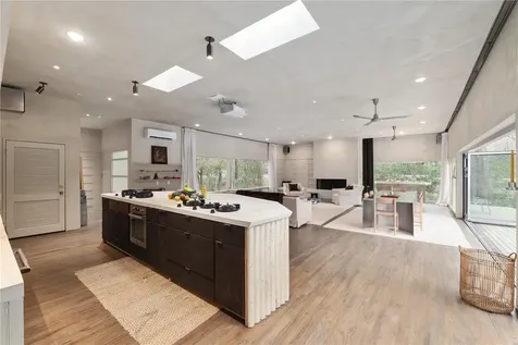 2062 NW 11th Road Gainesville FL 32605