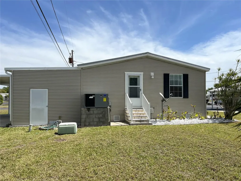 7316 Americana Drive NE St Petersburg FL 33702