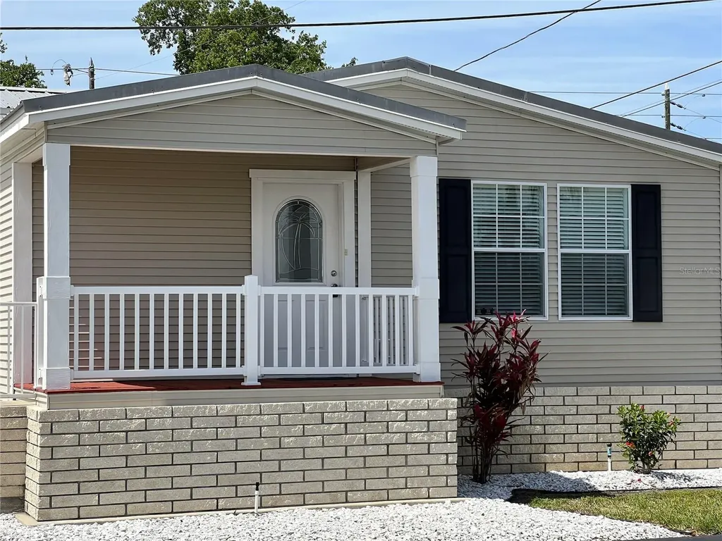 7316 Americana Drive NE St Petersburg FL 33702