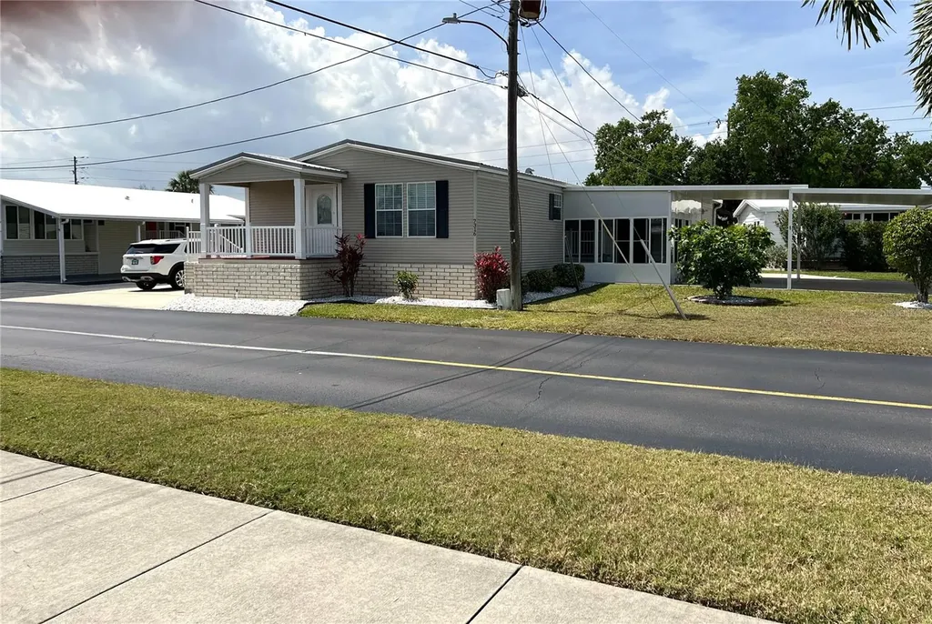 7316 Americana Drive NE St Petersburg FL 33702