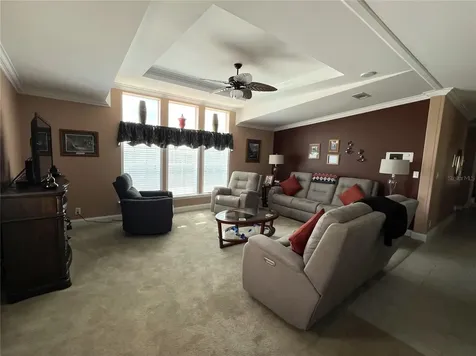 7316 Americana Drive NE St Petersburg FL 33702
