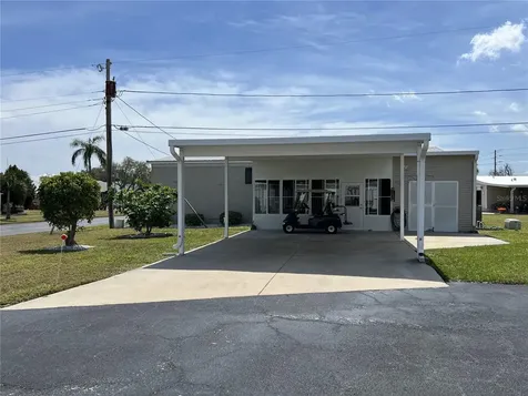 7316 Americana Drive NE St Petersburg FL 33702