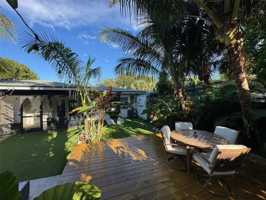 1605 N N Street N Lake Worth FL 33460