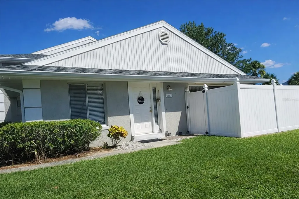 4367 White Pine Avenue Orlando FL 32811
