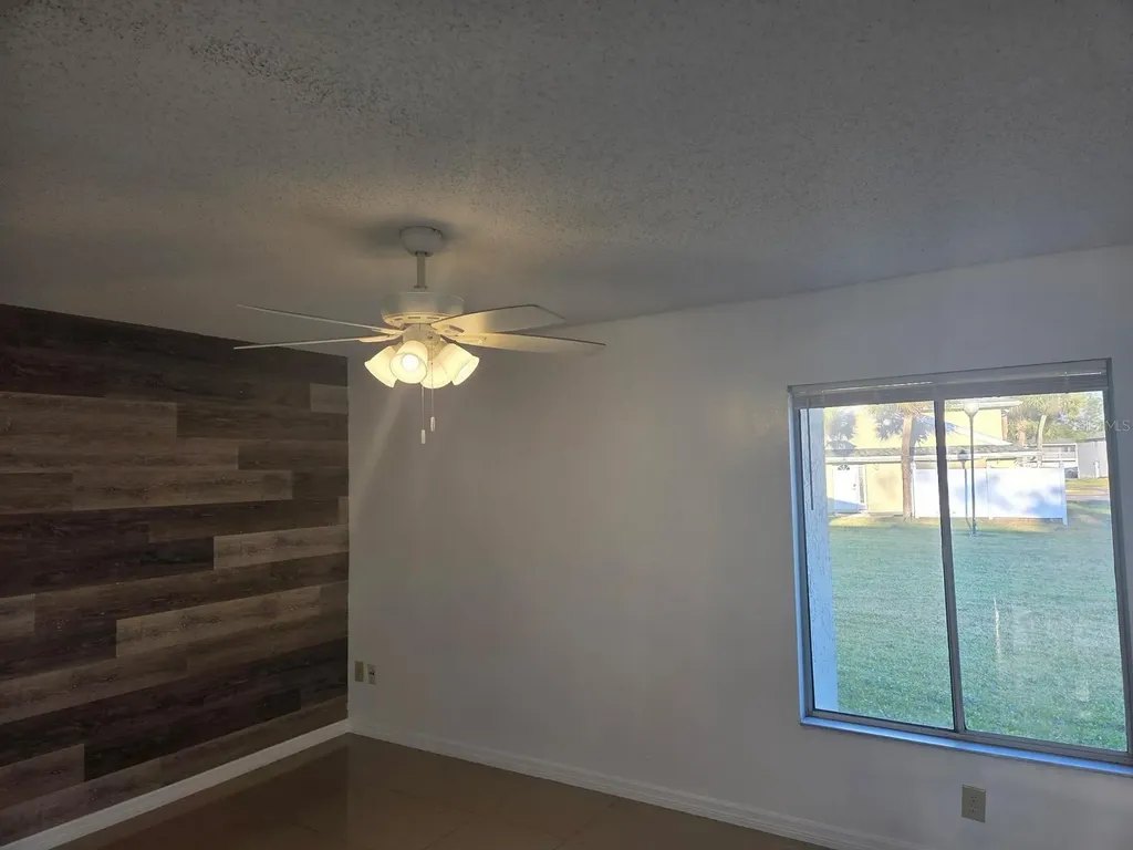 4367 White Pine Avenue Orlando FL 32811