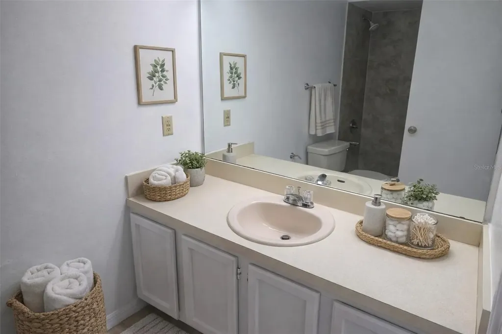 4367 White Pine Avenue Orlando FL 32811