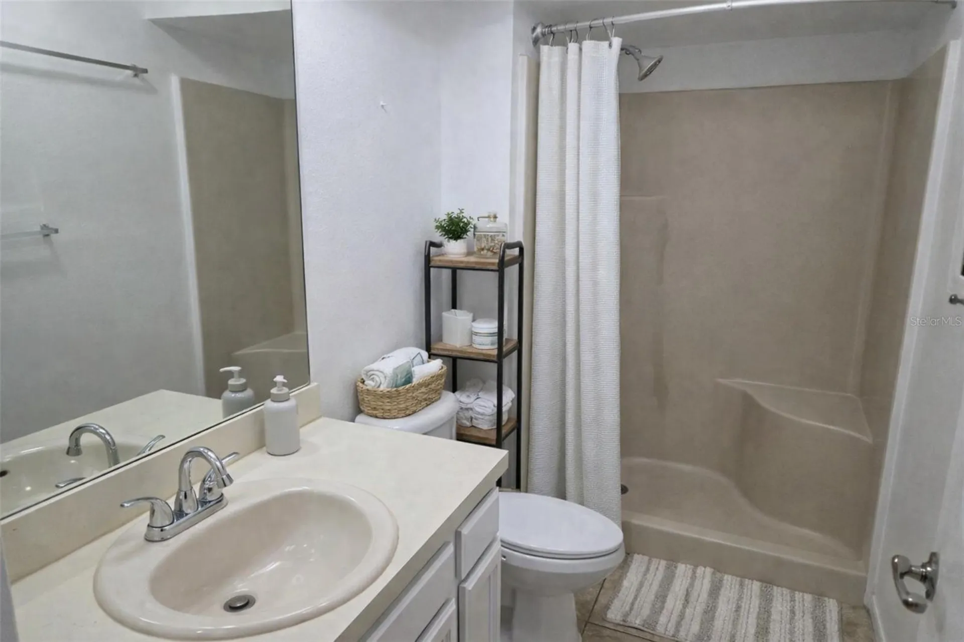 4367 White Pine Avenue Orlando FL 32811