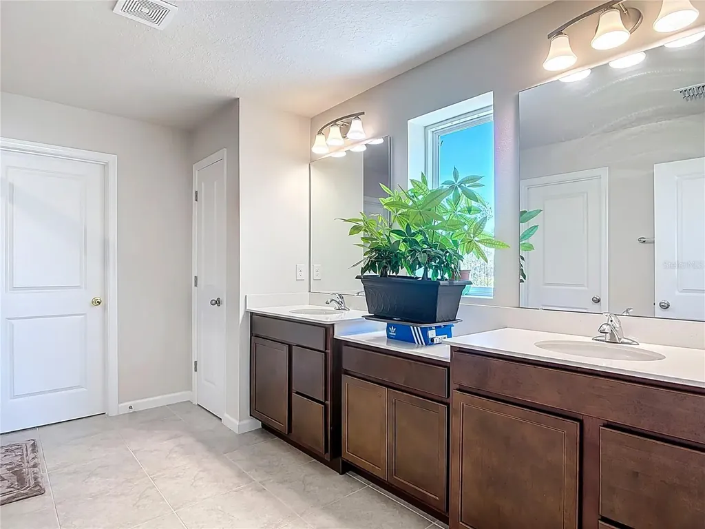121 Eagle Harbor Way Daytona Beach FL 32124