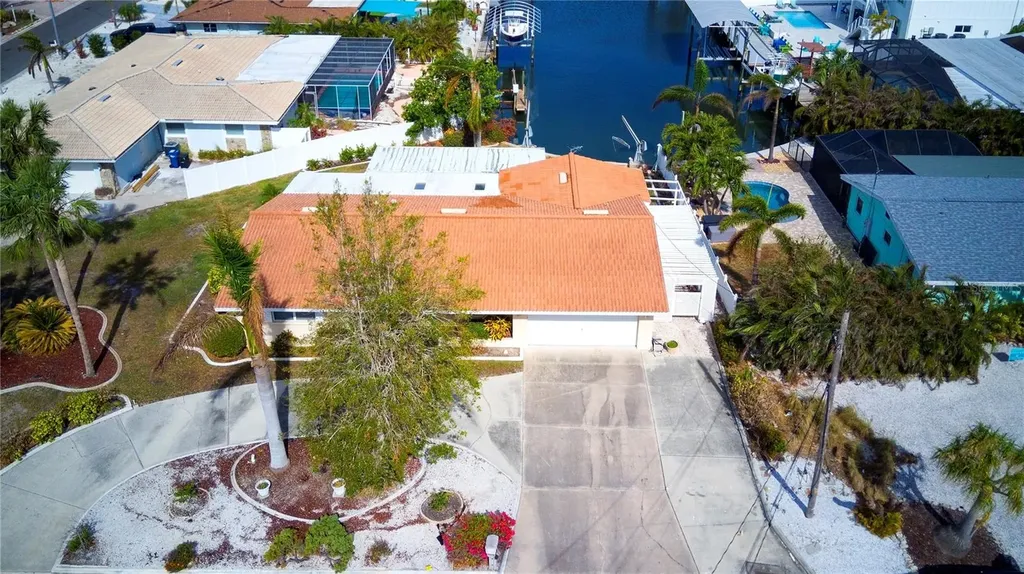 9820 Royal Palm Drive Bradenton FL 34210