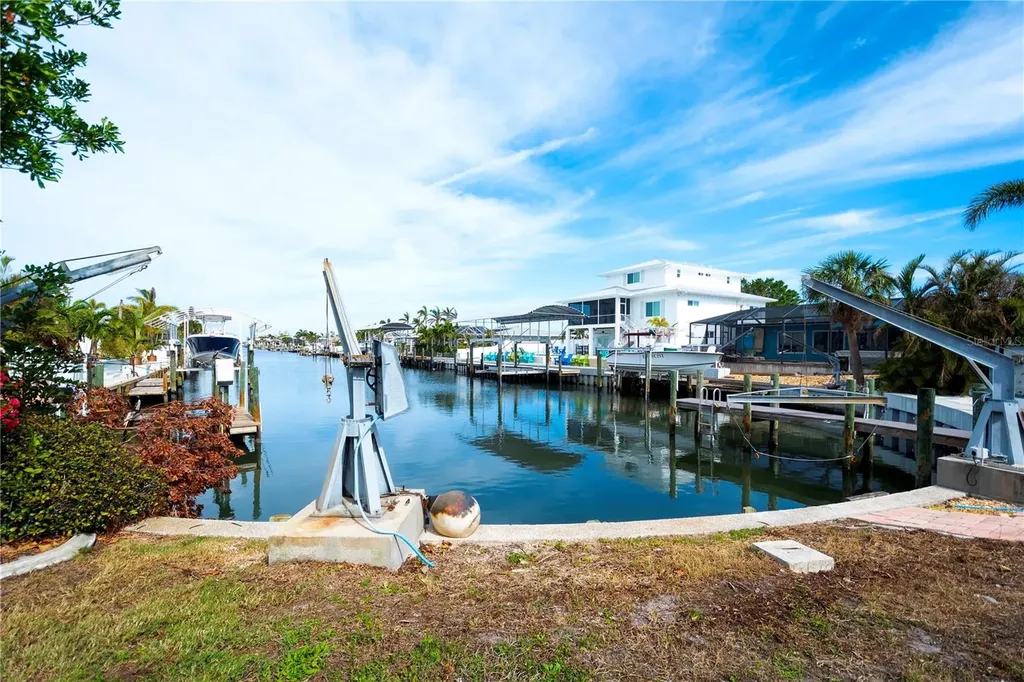 9820 Royal Palm Drive Bradenton FL 34210