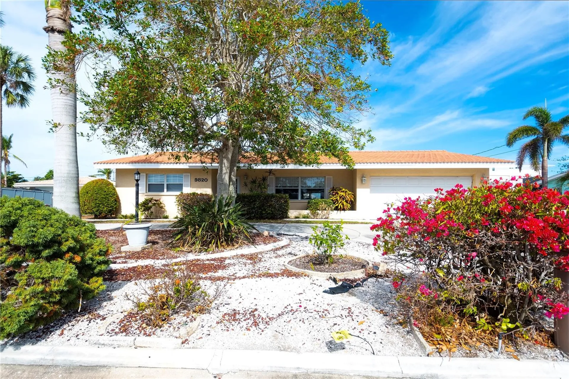 9820 Royal Palm Drive Bradenton FL 34210