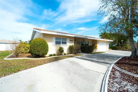 9820 Royal Palm Drive Bradenton FL 34210