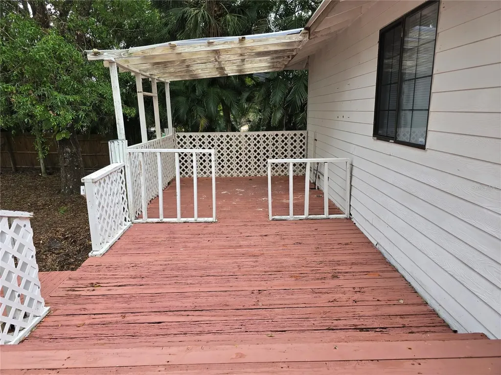 1652 Lake Avenue Lehigh Acres FL 33972