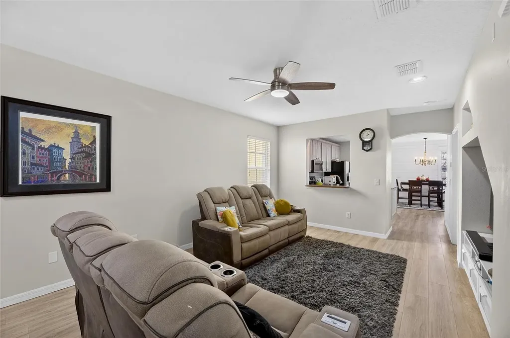 5914 Beaconpark Street Lithia FL 33547