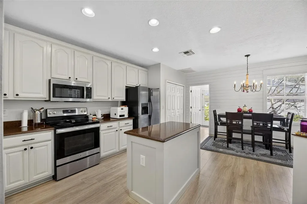 5914 Beaconpark Street Lithia FL 33547