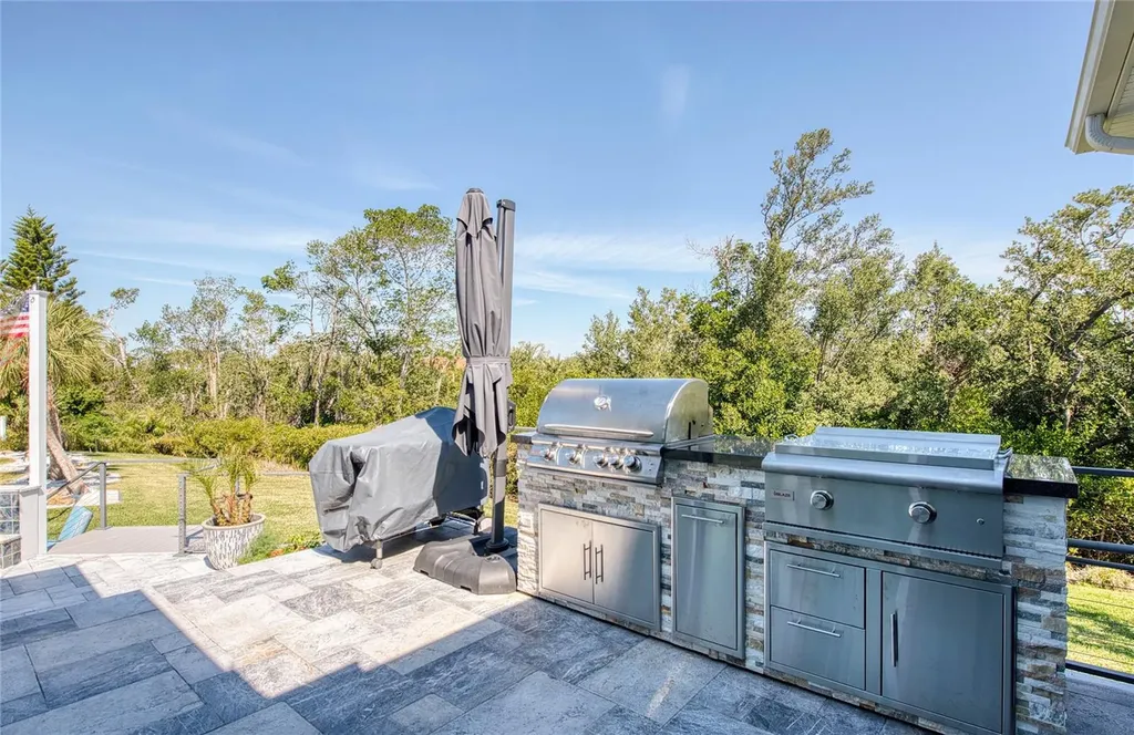 5951 Bay Drive Gulfport FL 33707