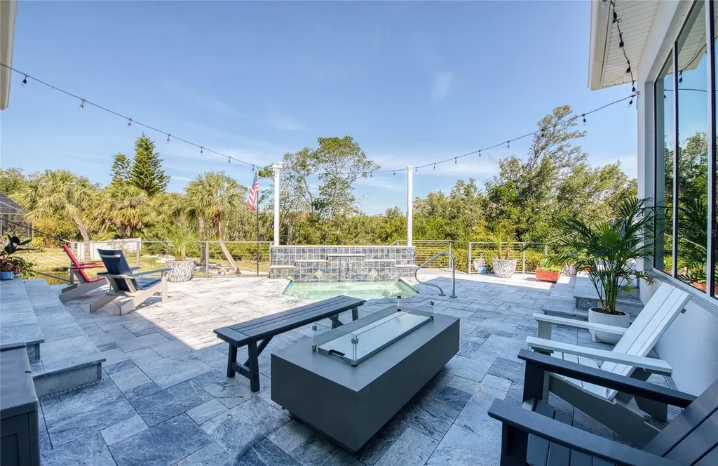 5951 Bay Drive Gulfport FL 33707