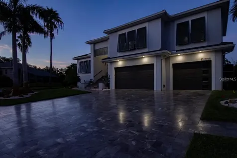 5951 Bay Drive Gulfport FL 33707