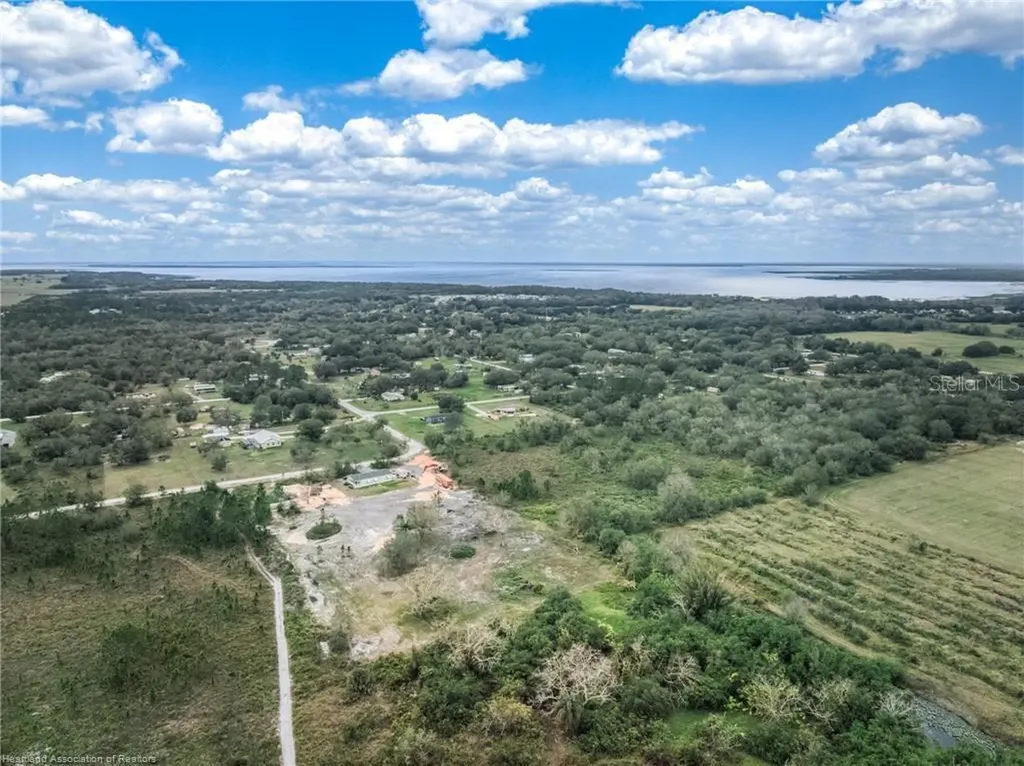 701 Jolly Lane Lorida FL 33857