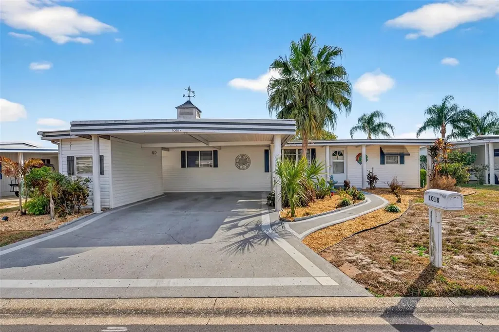 1018 Southland Drive Tavares FL 32778