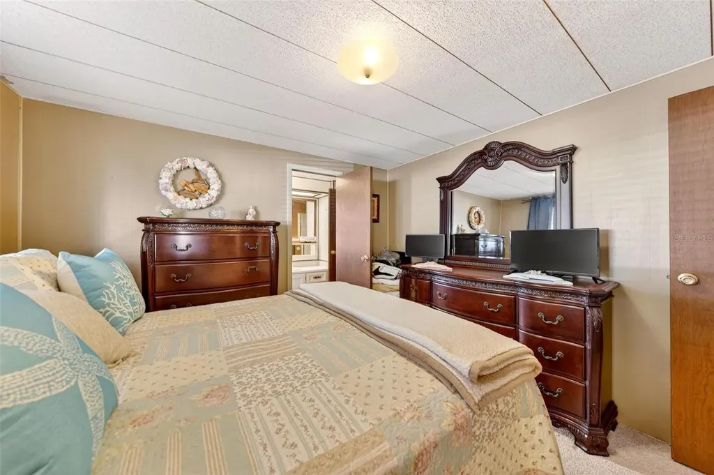 1018 Southland Drive Tavares FL 32778