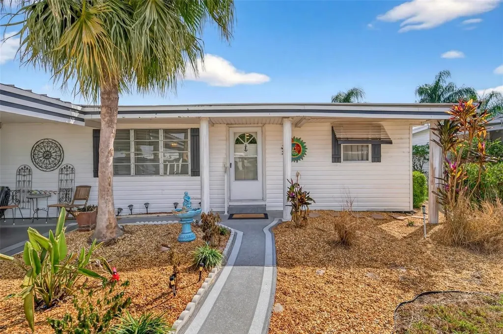 1018 Southland Drive Tavares FL 32778