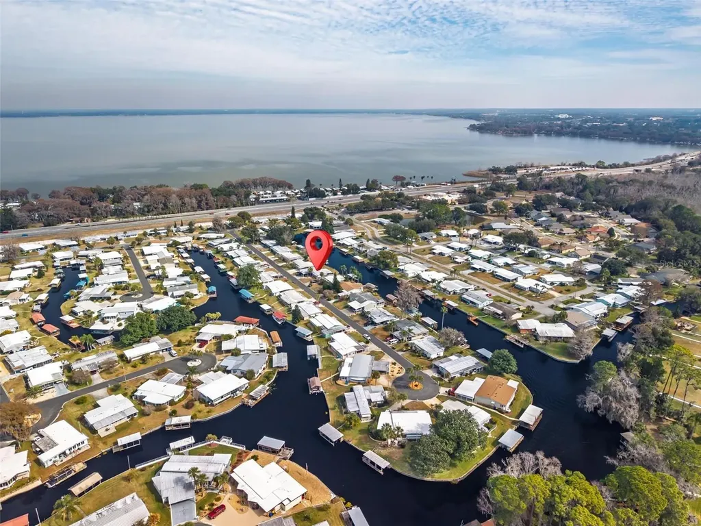 1018 Southland Drive Tavares FL 32778