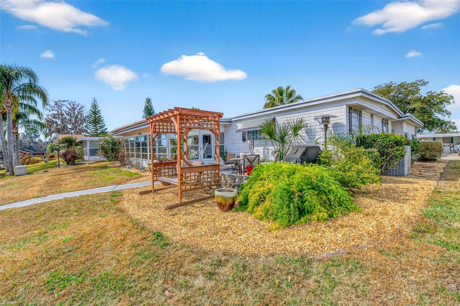 1018 Southland Drive Tavares FL 32778