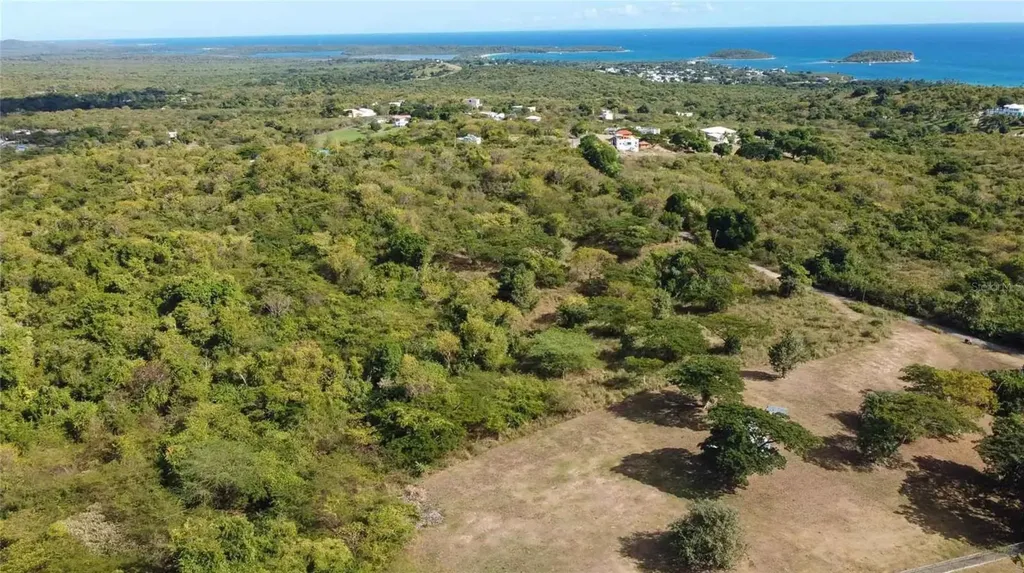 55 Calle La Llave Vieques PR 00765