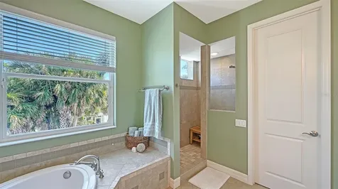 5201 Avenida Del Mare Sarasota FL 34242