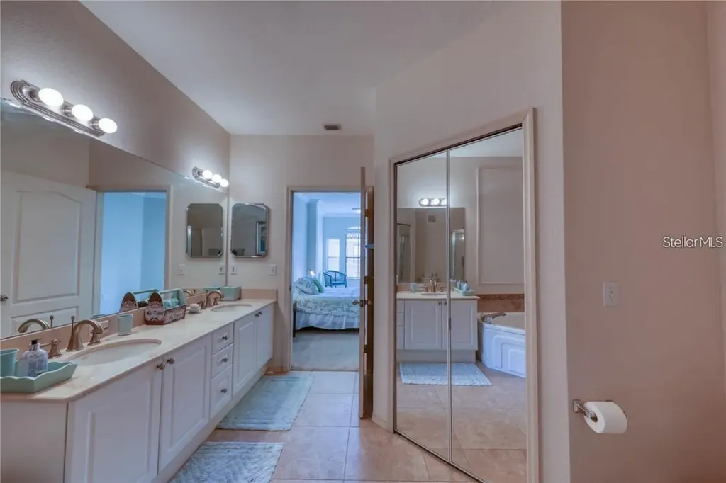 2733 Via Cipriani Clearwater FL 33764