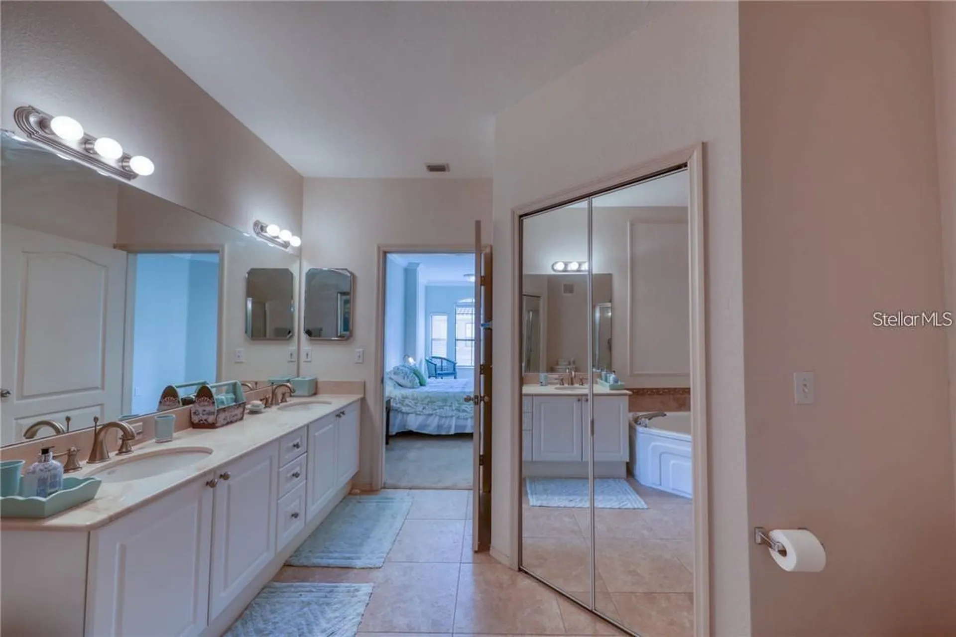 2733 Via Cipriani Clearwater FL 33764