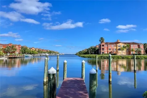 2733 Via Cipriani Clearwater FL 33764