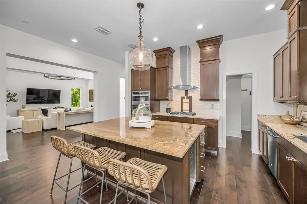 1710 Brightwaters Boulevard NE St Petersburg FL 33704