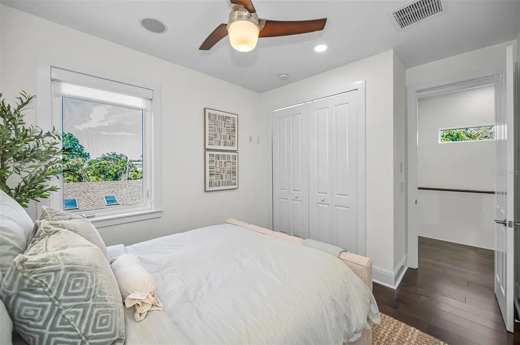 1710 Brightwaters Boulevard NE St Petersburg FL 33704