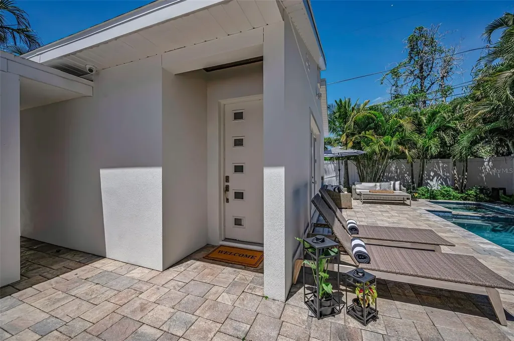 1710 Brightwaters Boulevard NE St Petersburg FL 33704