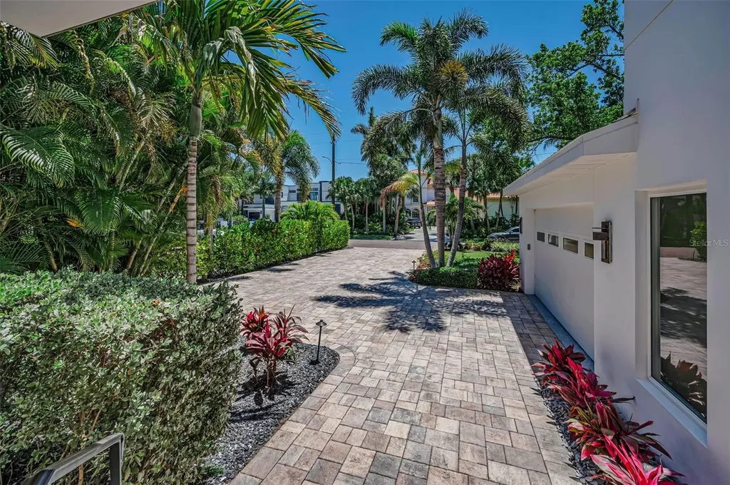1710 Brightwaters Boulevard NE St Petersburg FL 33704
