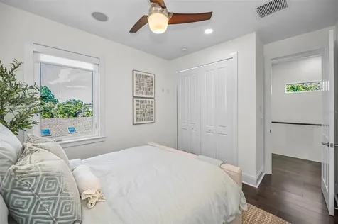 1710 Brightwaters Boulevard NE St Petersburg FL 33704