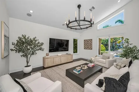 1710 Brightwaters Boulevard NE St Petersburg FL 33704