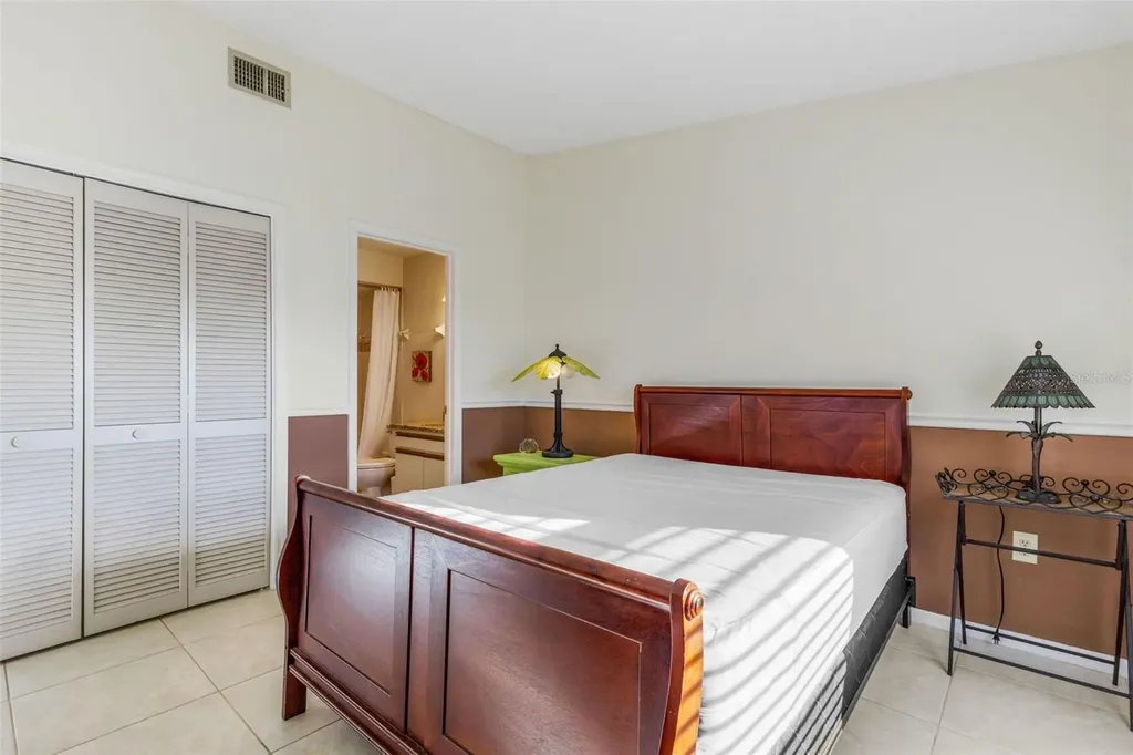 4514 Weybridge Sarasota FL 34235