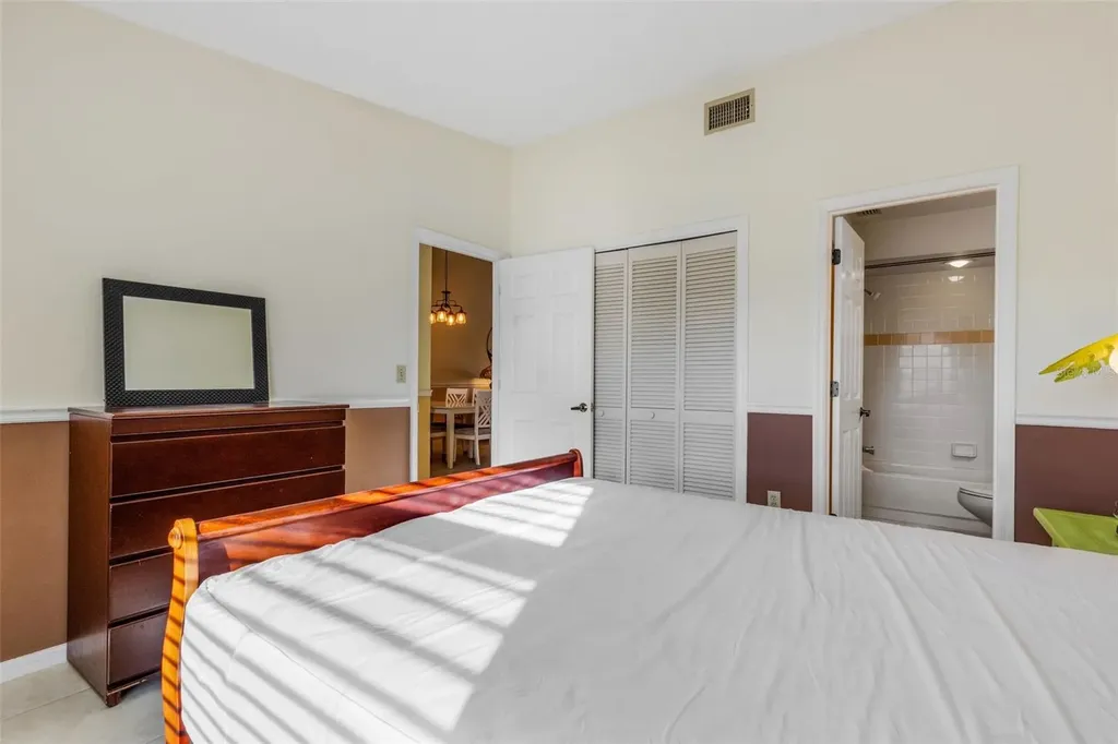 4514 Weybridge Sarasota FL 34235