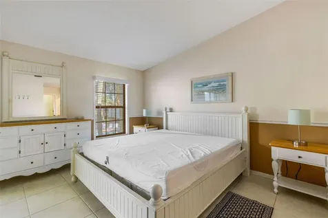 4514 Weybridge Sarasota FL 34235