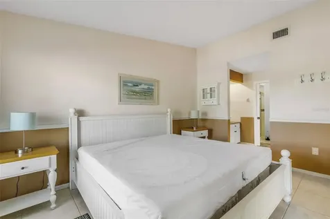4514 Weybridge Sarasota FL 34235