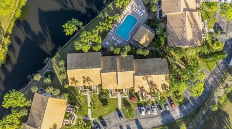 4514 Weybridge Sarasota FL 34235